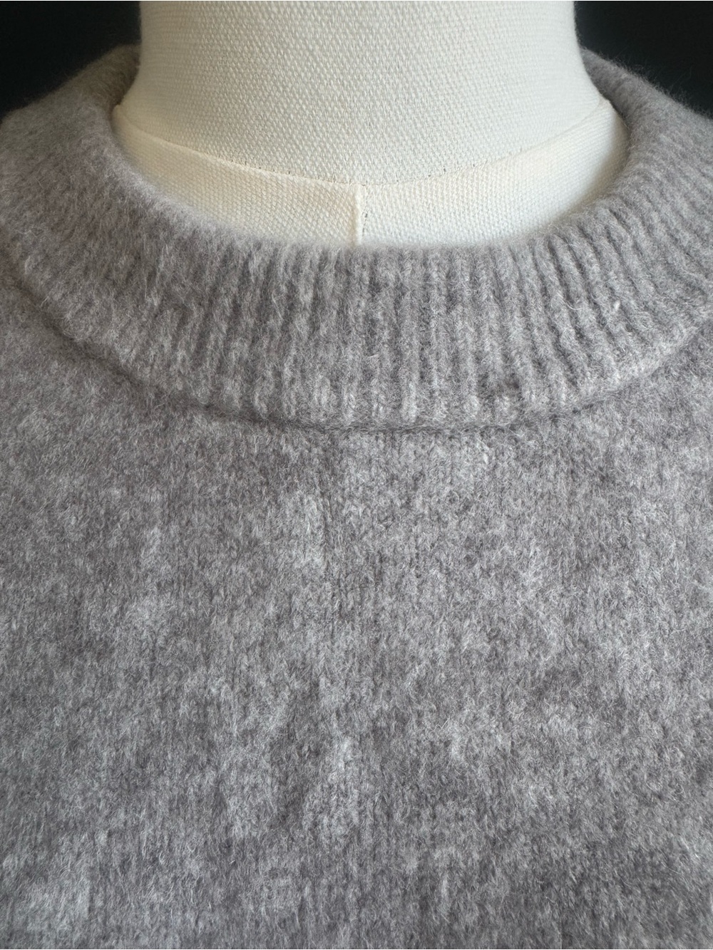 STYLUS Two-Tone Crewneck Sweater Gray & Cream Cozy Fall Winter Soft Block NWT - Picture 2 of 8